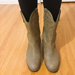 Embroided Boots with Decorative Gemstones